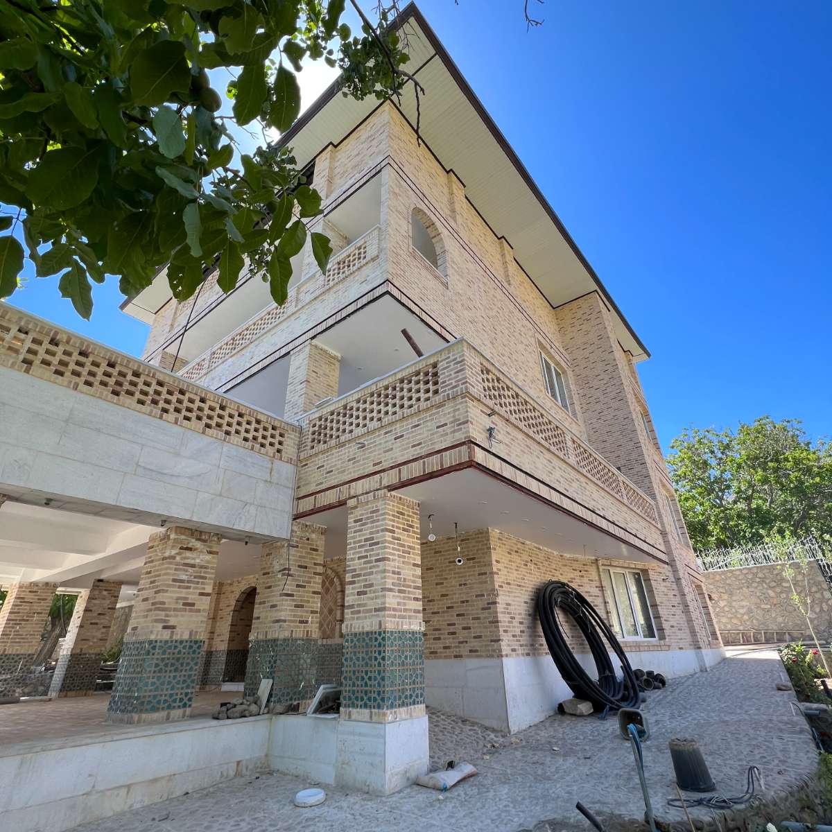 پروژه ی ویلایی ده بالا(تقی آباد )